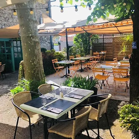 L'auberge Des Collines 2* Granges-les-Beaumont