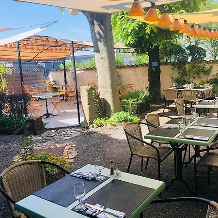Hotel L'auberge Des Collines 2*